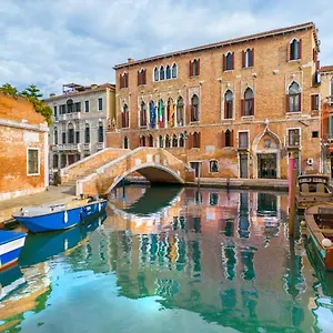 Palazzo Marcello Al Sole Venice