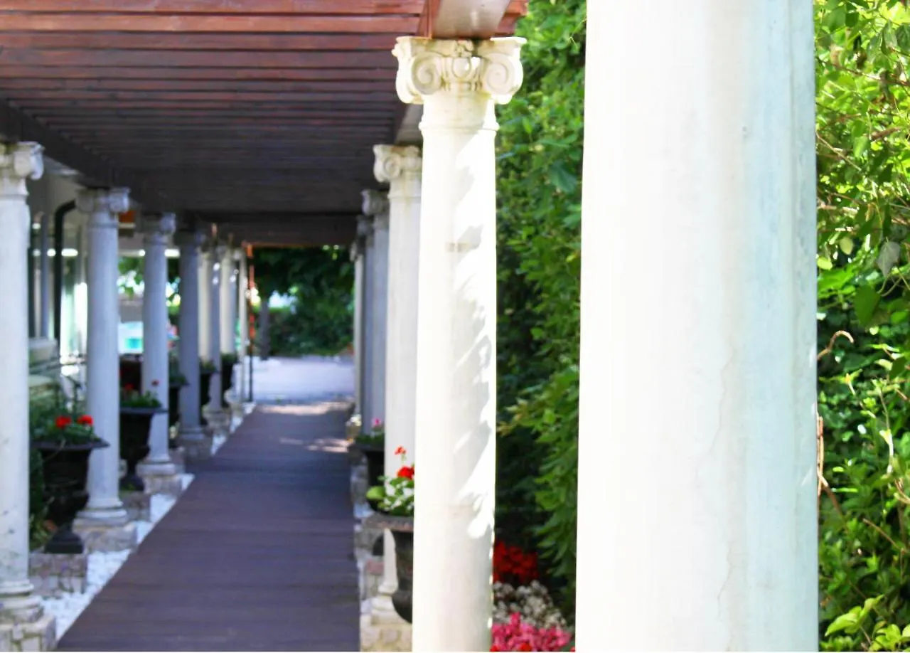 Park Hotel Cellini Lido di Jesolo 4*,